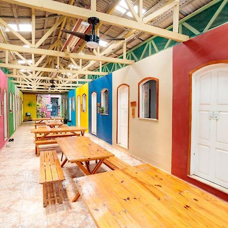 Hostel Da Milla Президенти-Фигейреду Экстерьер фото