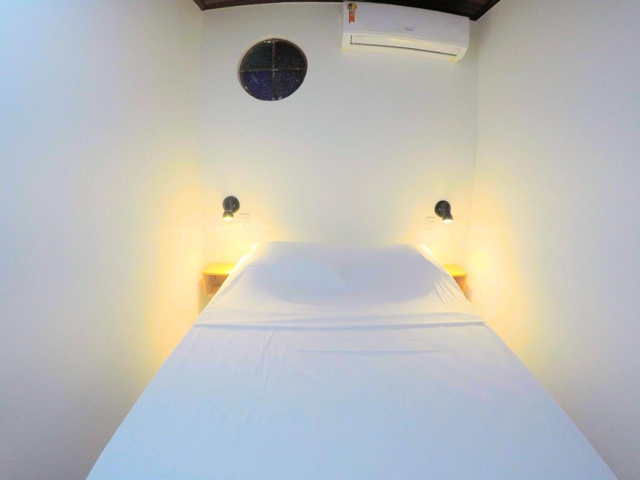 Hostel Da Milla Президенти-Фигейреду Экстерьер фото