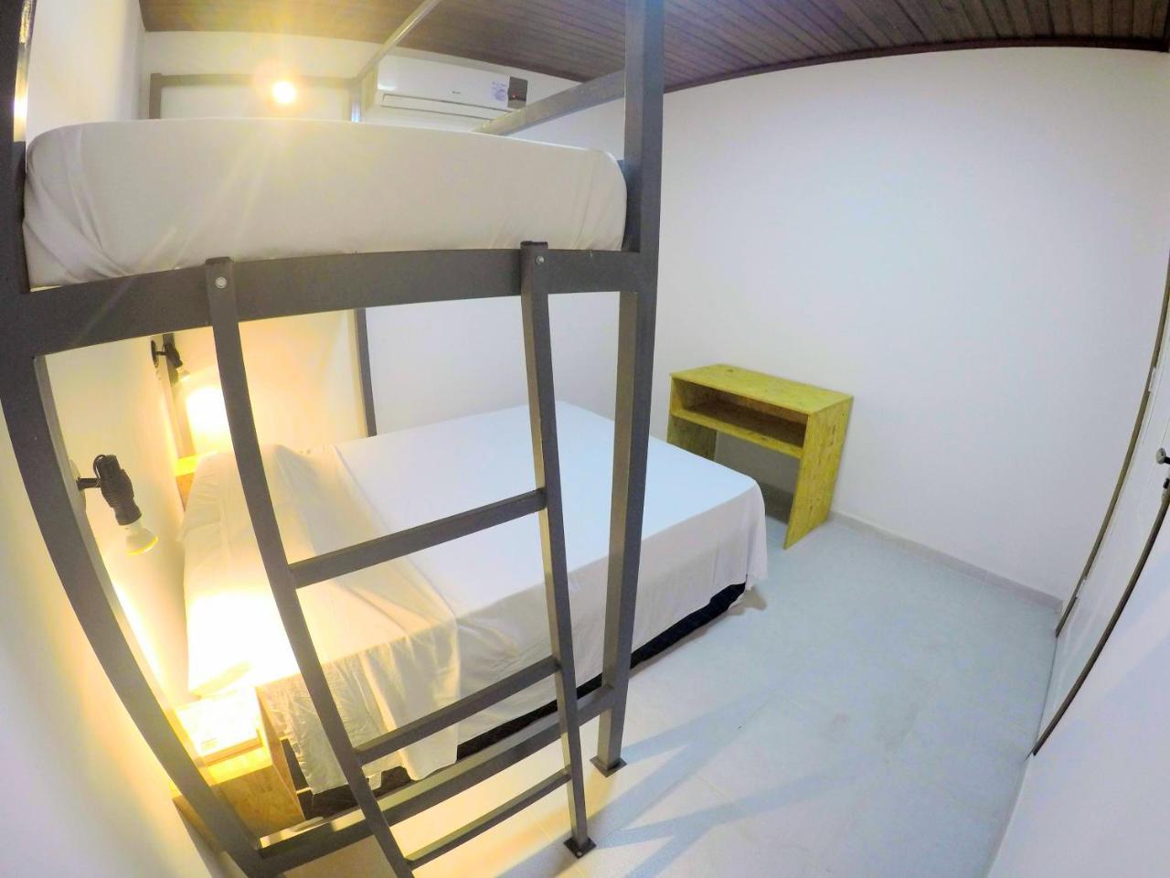 Hostel Da Milla Президенти-Фигейреду Экстерьер фото