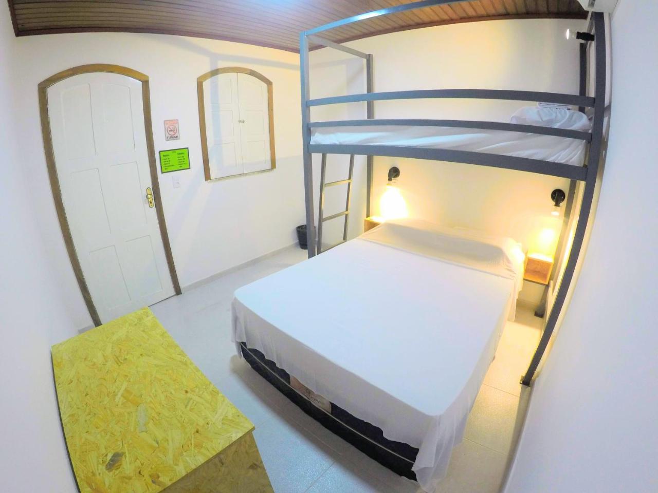 Hostel Da Milla Президенти-Фигейреду Экстерьер фото