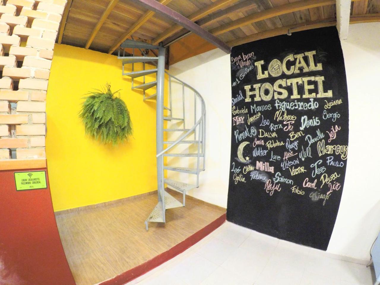 Hostel Da Milla Президенти-Фигейреду Экстерьер фото